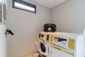 Apartamentos poucos minutos da UFSC, cond. com lavanderia– TRC