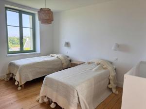 Maisons de vacances Villa Les Embruns sea view Beg Ar Fry 10 people : photos des chambres