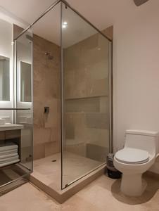 Apartamento de diseño bohemio de 2 dormitorios con enorme piscina en la azotea