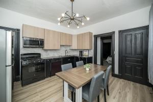 South City Apt - Wi-Fi and Parking