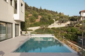 Olive Grove Suites - Villas with private pool and garden