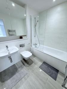Modern 2 Bedroom Chinese Quarter