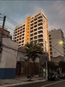 47NV Studio Liberdade SP 300 mts Metro Japão, acomoda até 03 pessoas