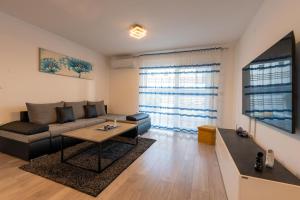 House Adeo with private pool, Pula