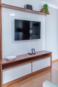 Gleba impecável, sacada envidraçada, ar, lava-seca