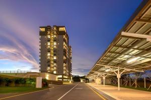 Fairway Galle Cozy 2BR Apartment Near Beach & City