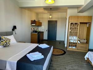 Thea comfy living