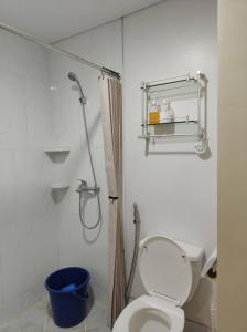 Lay Cozy Mactan with pool, gym and free WiFi just 5 mins near Airport