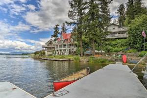 Huvila Haven Lake Front Home with Dock and Hot Tub