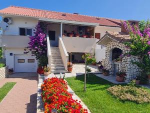 Apartman "Flower Garden"