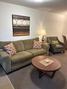 Upgraded Resort Condo in Palm Springs