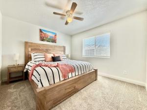 Updated townhouse just minutes from Zion with hot tub