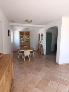 Villas Villa Les Deux Soeurs Bord de mer et Jacuzzi : photos des chambres