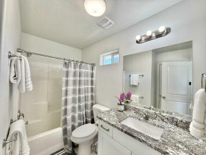 Townhome in Glendale UT near Zion with hot tub