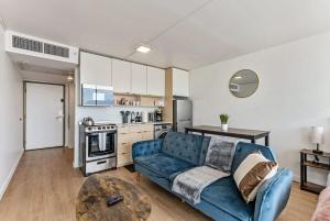 Modern Downtown High Rise Gym Free Pkg