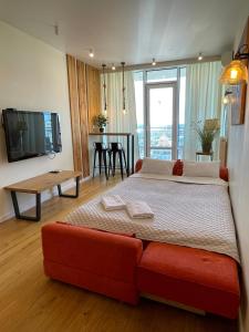 Квартира в Аркадии в стиле лофт с большой лоджией прекрасным видом на море и город!