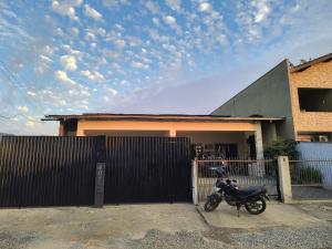 Casa com acomodação para mais de 15 hóspedes