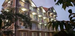 Golden Horizon House