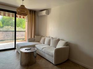 Appartements Charmant studio tout equipe : photos des chambres