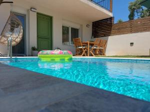 Abigails Pool House