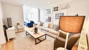 Lovely 4-Bedroom Kilburn Flat with Garden and Parking near Hampstead Heath, Abbey Road by NourNest Apartments