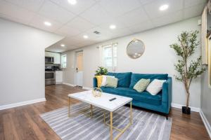 Tranquil 2bd Oasis 10 Min to Airport & Downtown