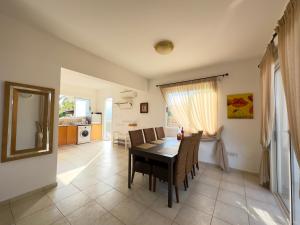 3 bedroom villa with pool 5 minutes to the center of Paphos