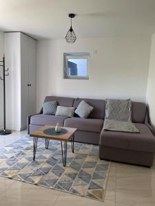 Appartements Charment 2 Pieces tout equipe Proche Centre Ville : photos des chambres