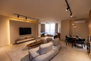 Luxury Smart Studio - King Bed - By Beithady - BH-26-403