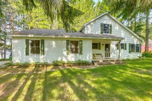 Less Than 1 Mi to Snowmobile Trails Cozy Cadillac Retreat