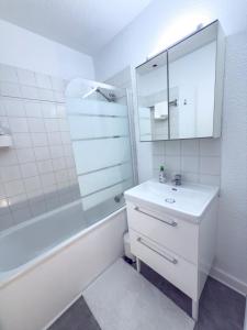 Appartements T3 lumineux 60m2 aux pieds du tram 4 pers : photos des chambres