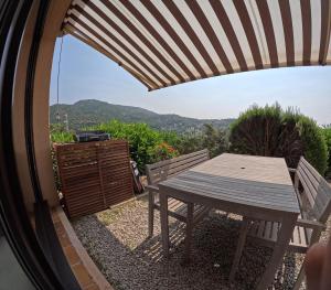 Appartements Charming Sea View Apartment in Bormes : photos des chambres