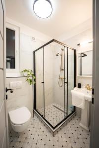 Garden retreat for two! brand new I