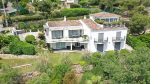 Exceptional Villa with Sea View, Pool & Privacy