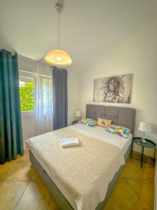 Apartment Sara Punta Skala