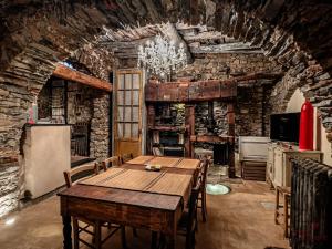 The Historic Oil Mill- Romantic Retreat