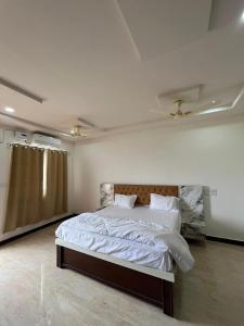 RR Grand Hotel &banquet Hall