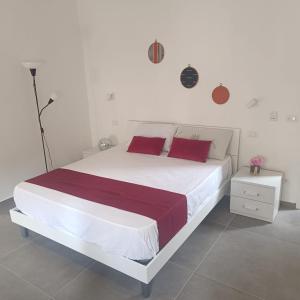 Rooms with en-suite bathroom by Mappamondi Apartment