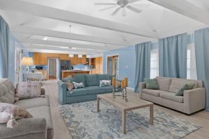 Bright and Spacious Stay