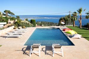 Villas Villa 5 BDs Breathtaking Views Large Pool Jacuzzi : photos des chambres