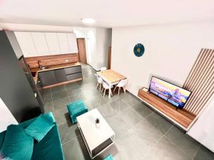 Blue Sapphire by Adriatic Living