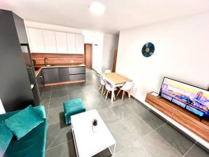 Blue Sapphire by Adriatic Living