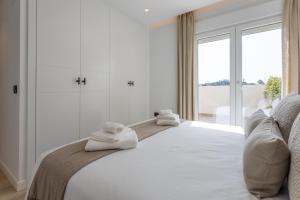 MTR Marbella Temporary Rent Apto 4 dormitorios Luminoso con zonas Chill Out y Gym