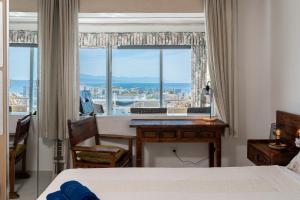 Azul Horizonte with a pool