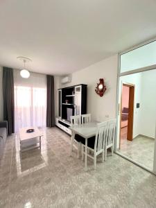 Monochrome apartment by Adriatic Living