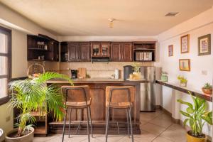 Cozy Stay with Volcano View - Central Antigua