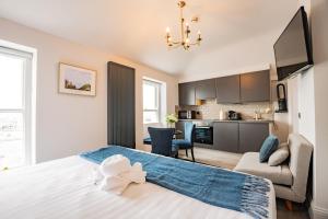 Superb Marina Studio