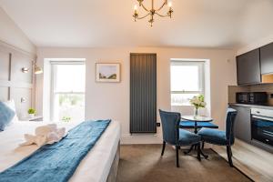 Superb Marina Studio