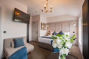 Superb Marina Studio