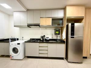 Flo - 1001 - Central novo, andar alto-2quartos com Ar-Cond Q e F